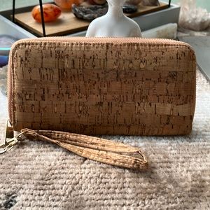 Womens cork like wallet.. nwot